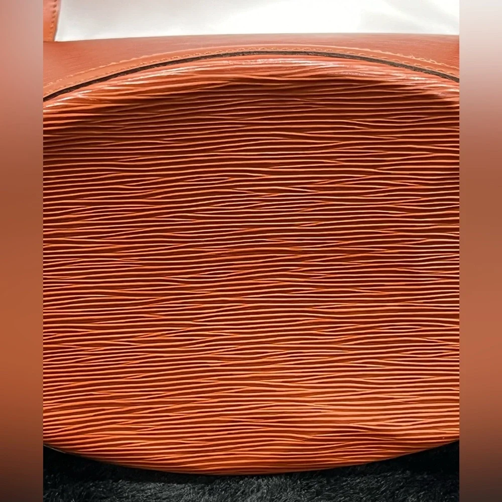 Louis Vuitton
Epi Leather Saint Jacques GM Vintage  SOLD - Picture 9 of 15